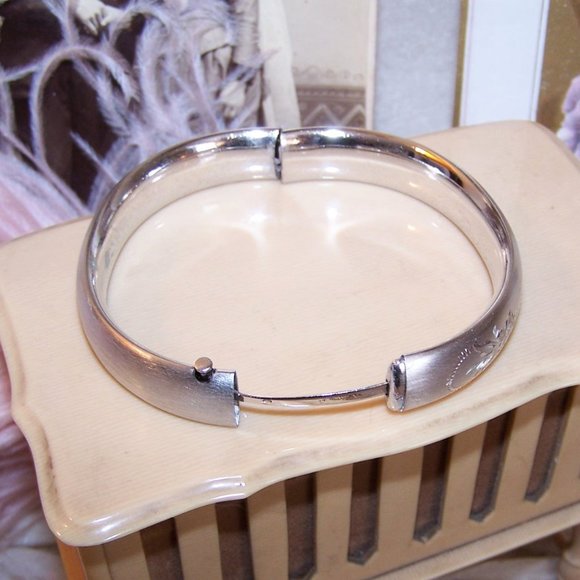 Vintage HFB Henry F Barrows Etched Sterling Silver Hinged Bangle Bracelet - Picture 8 of 9